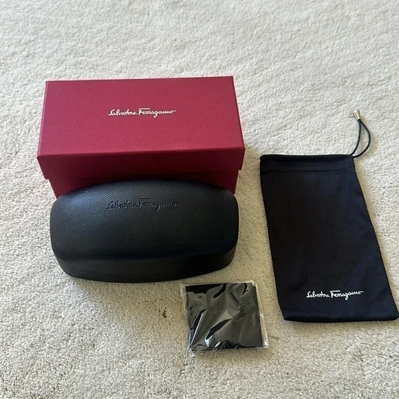 Ferragamo Gancio 62mm Gradient Square Sunglasses in Rose Gold/Violet - Picture 10 of 12